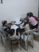 בפינת הצביעה בספריה